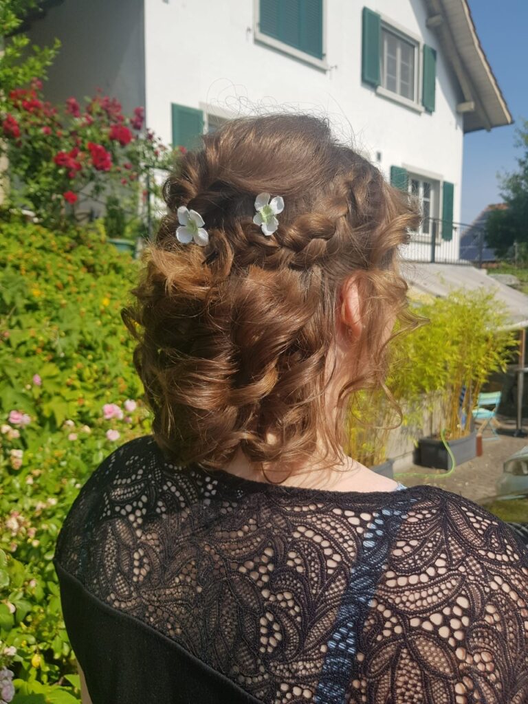 Hochzeitsfrisuren Inspiration Blumen Coiffeure El Benna 1